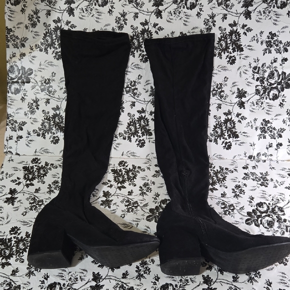 Elegant Black Knee-High Women's Boots B43 - Picture 1 of 15